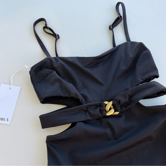 NEW Vitamin A Luxe Link Belted Classic Black One Piece Swimsuit size small - Picture 4 of 8